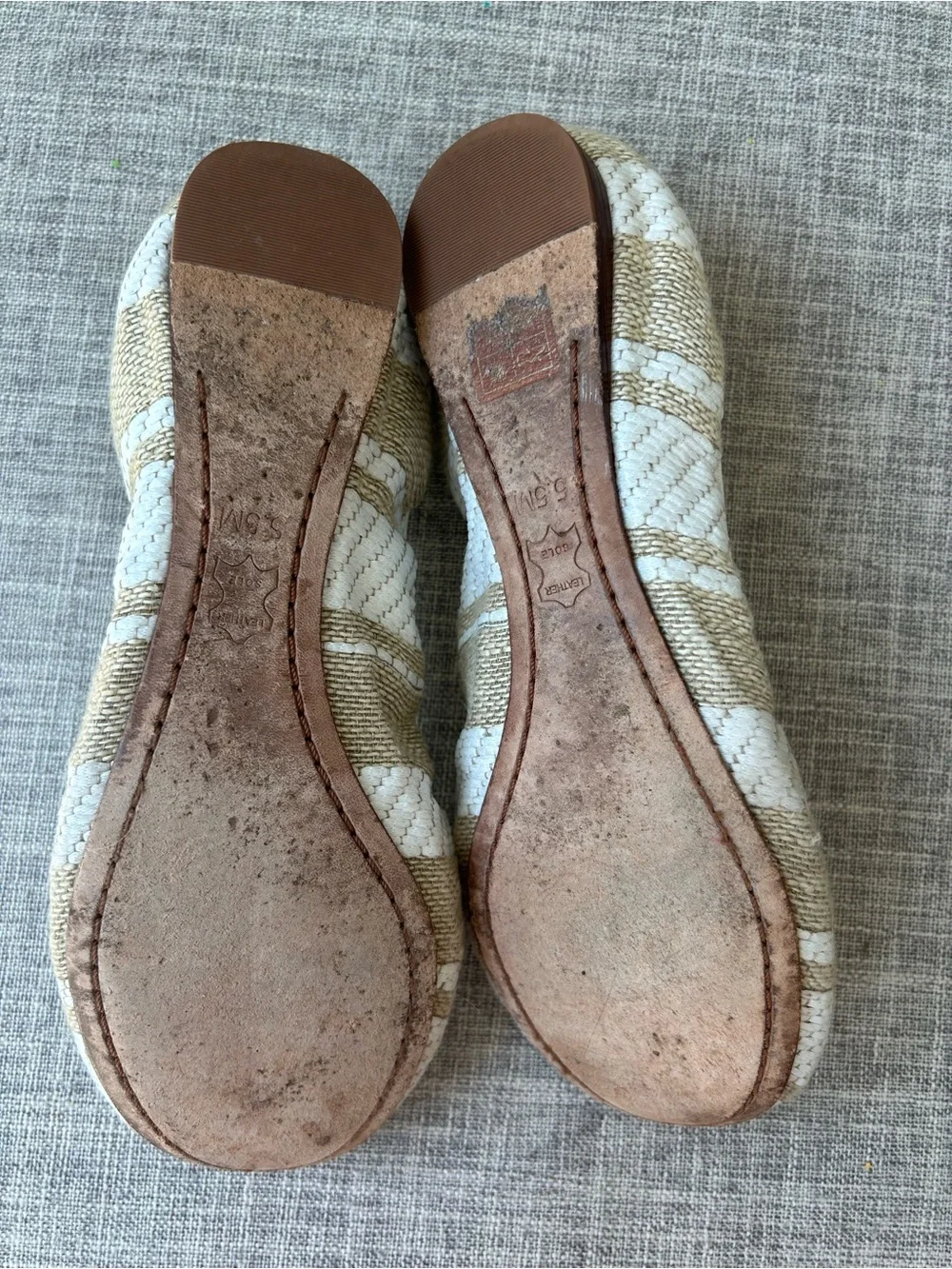 Tory Burch Cream and Beige Raffia Logo Round-Toe Ballet Flats